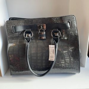DRESS BARN BEAUTIFUL GRAY PURSE WITH LOCK!